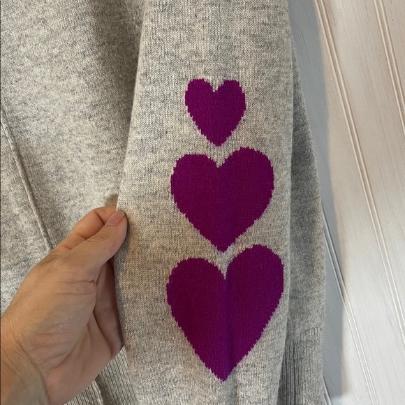 RAFFI CASHMERE LONG SLEEVE HEART SCOOP NECK SWEATER MEDIUM - Picture 3 of 5